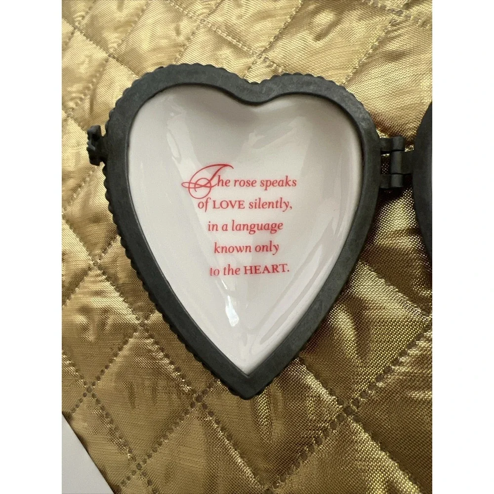 Hallmark Heart Trinket Box Porcelain Rose‎ Painted Detail Retro Valentine Love